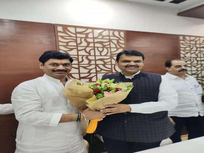 dhananjay munde and devendra fadanvis meet