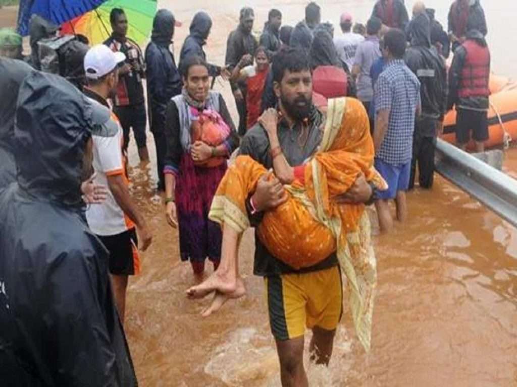 मराठवाड्यात पावसाचं थैमान, १४ कुटुंबांचे केलं स्थलांतर