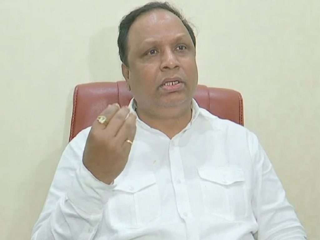 Ashish Shelar : ‘राज ठाकरेंना मी परिपक्व राजकारणी मानतो’ ; ठाकरेंच्या प्रश्नाला आशिष शेलारांचं उत्तर