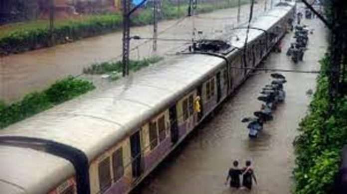 Mumbai Rain Update: Central, hourbar railway half & hour slow