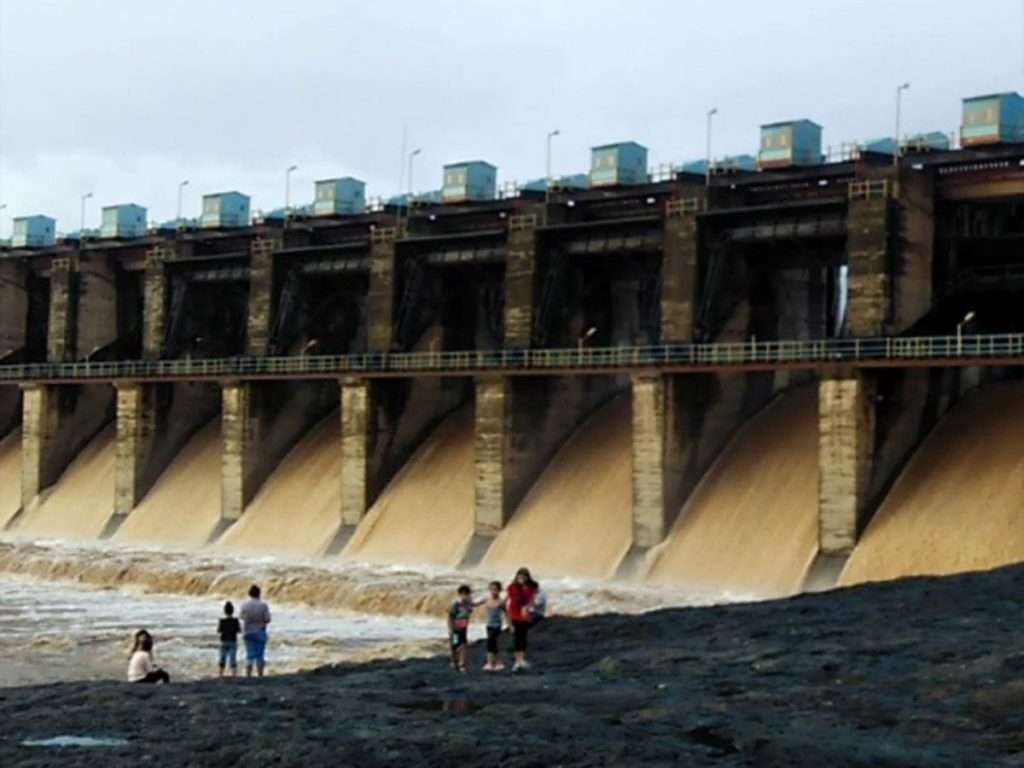 महाराष्ट्रातील पाच महत्वाची धरणं साफ होणार; दोन महिन्यात अहवाल सादर करण्याचे आदेश