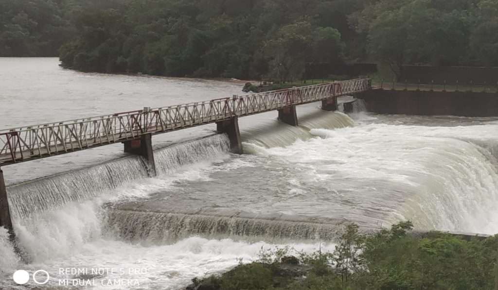 नाशिकमधील अतिवृष्टीमुळे खान्देशच्या गिरणा धरणाचे दरवाजे उघडले