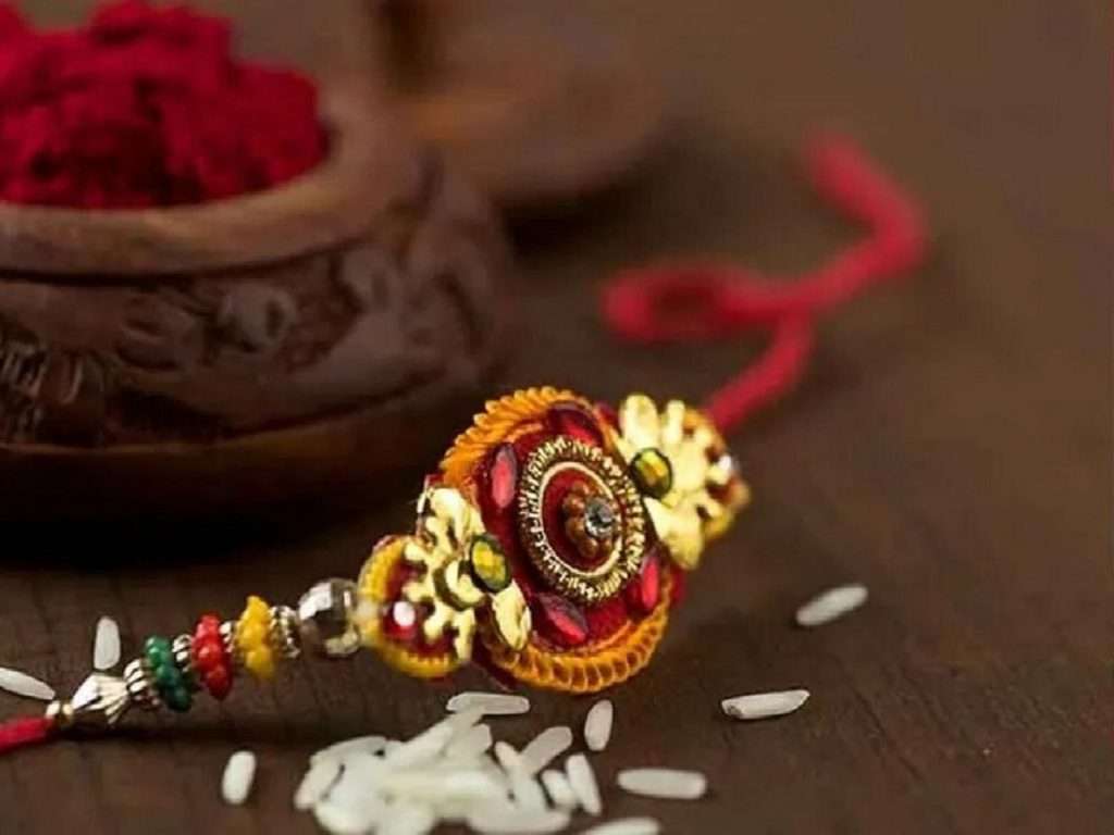 Rakshabandhan 2022: या ट्रेंडी राख्या वापरून हटके पद्धतीने साजरे करा रक्षाबंधन