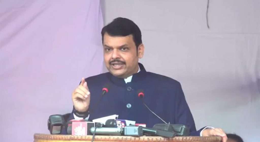 Devendra Fadnavis : “माझ्या एका फोनवर बच्चू कडू गुवाहाटीला गेले”, फडणवीसांचा गौप्यस्फोट