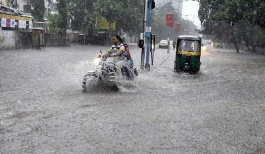 Rain Alert : राज्यभर मुसळधार पाऊस, तर पुढील ३ ते ४ तास मुंबईकरांसाठी सतर्कतेचे