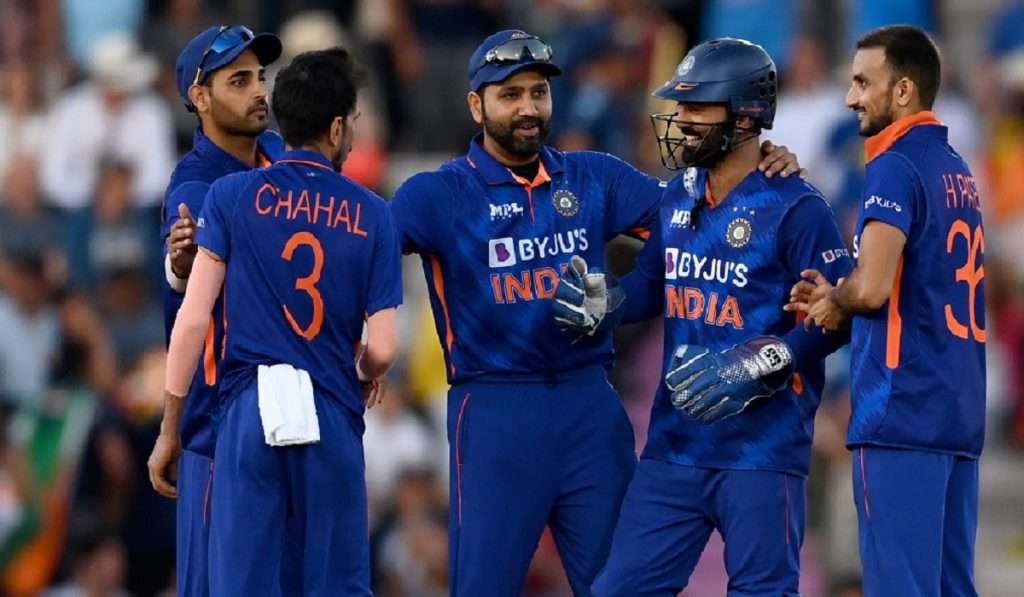 T20 WC 2022 : टीम इंडियाला सेमीफायनलआधी मोठा धक्का, सराव दरम्यान ‘या’ खेळाडूच्या उजव्या हाताला गंभीर दुखापत