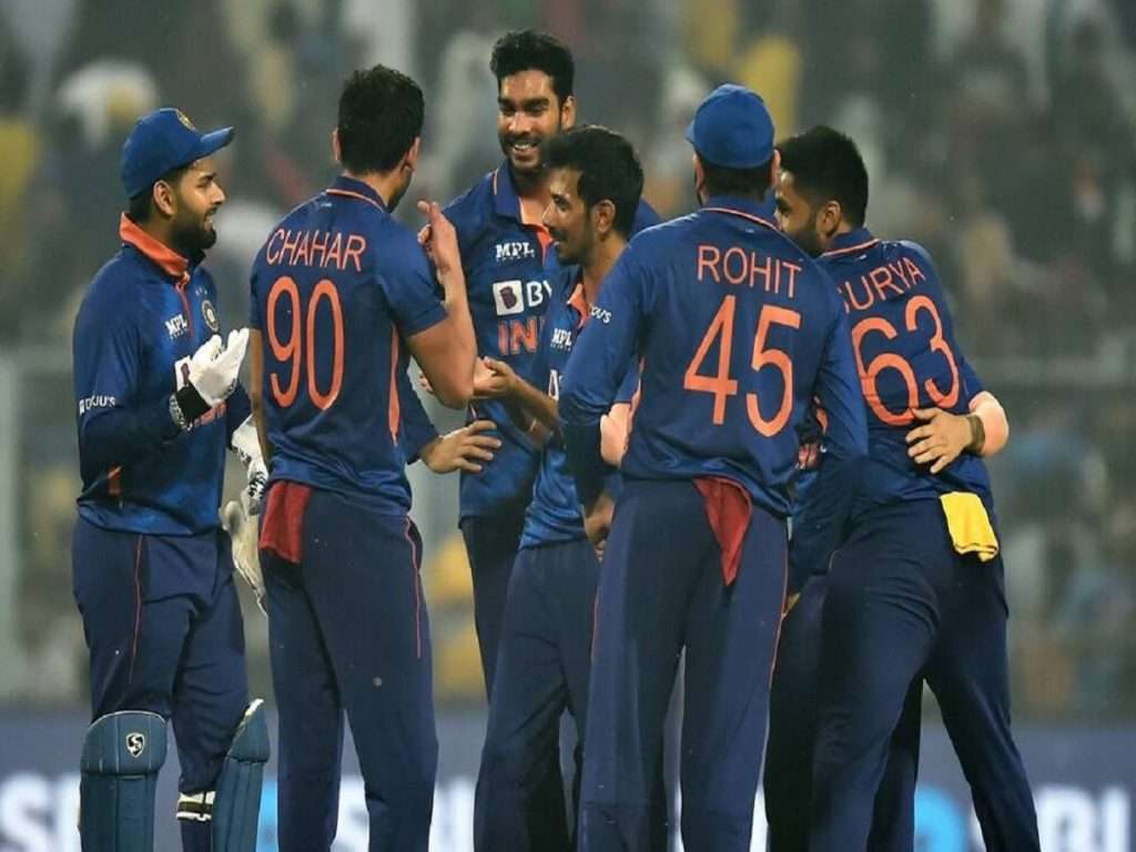 AUS vs IND: केएल राहुलने चौकार आणि षटकारांच्या जोरावर ३३ चेंडूत ५७ धावा केल्या