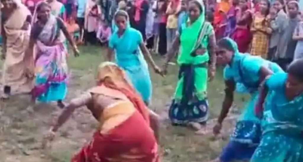 Viral Video : साडी नेसून महिलांचा ‘हुतूतू’, व्हिडीओ होतोय तुफान व्हायरल