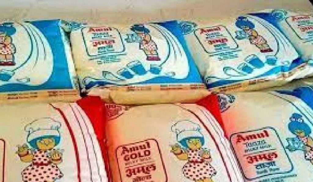 Amul Milk Price Hike, सर्वसामान्यांना मोठा धक्का, अमूल दुधाच्या दरात करण्यात आली ‘इतकी’ वाढ