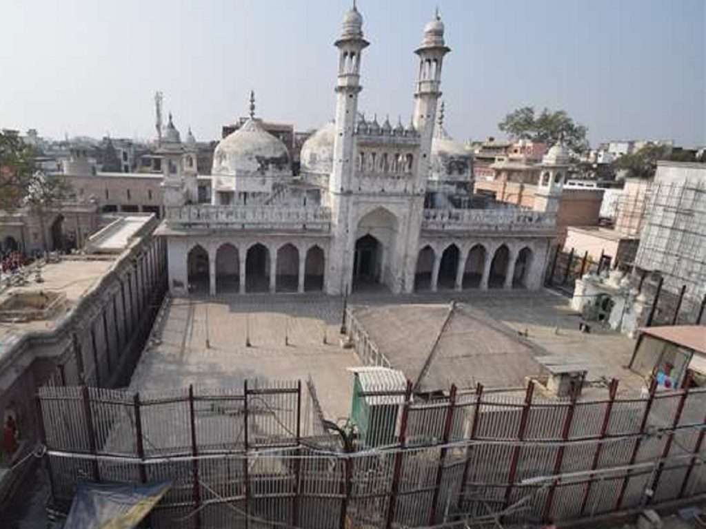 Gyanvapi Masjid Case : वाराणसी कोर्टाने मशिदीतील ‘शिवलिंग’च्या कार्बन डेटिंगला दिला नकार