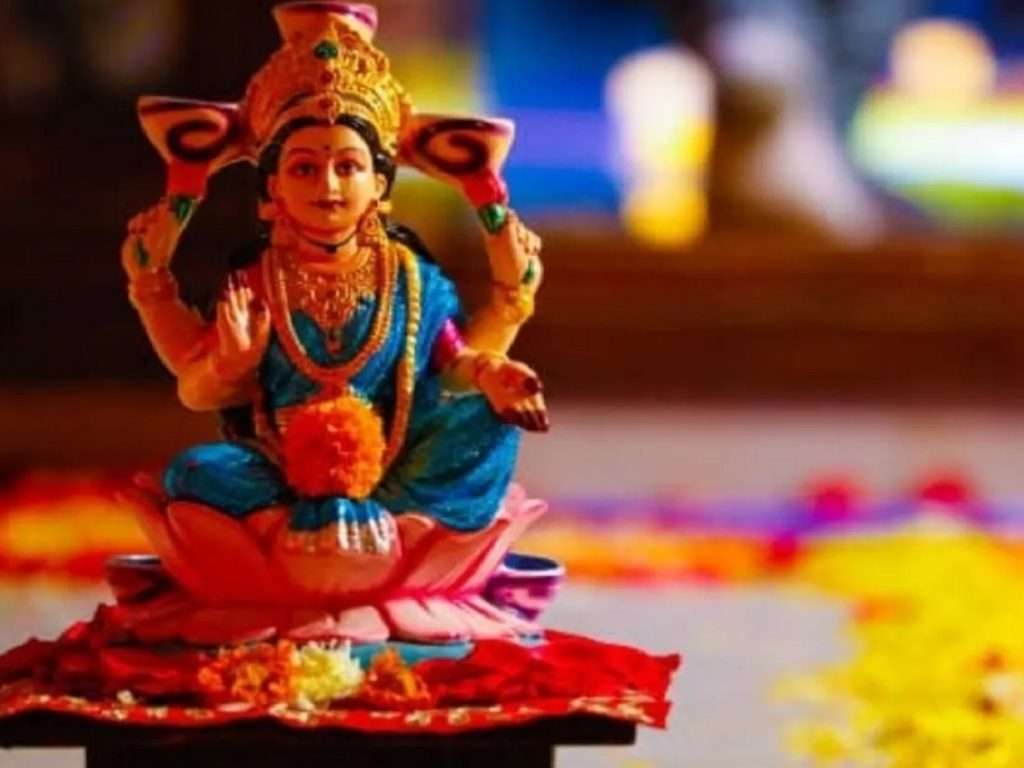 Lakshmi Pooja : लक्ष्मी पूजन करण्यासाठी योग्य मुहूर्त आणि पद्धत, जाणून घ्या सविस्तर माहिती