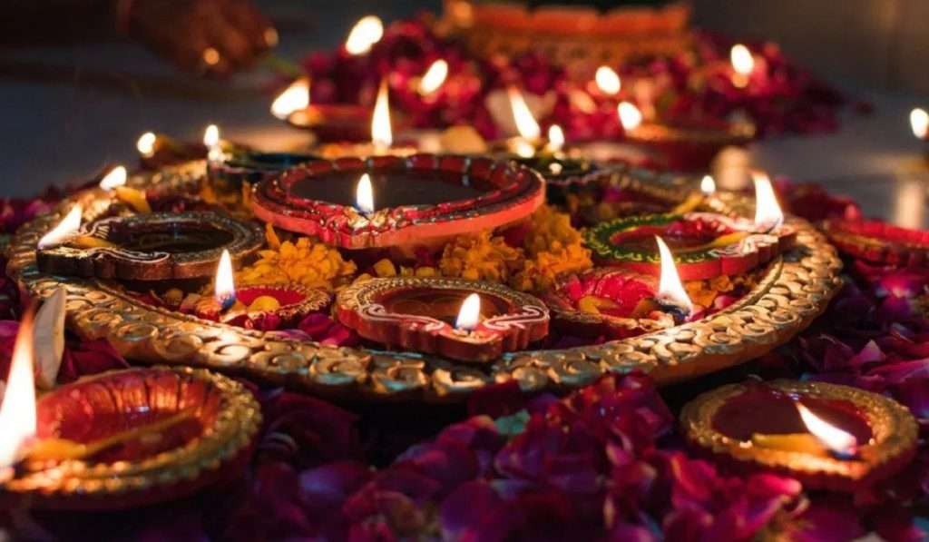 Diwali 2022 : दिवाळी का साजरी केली जाते ? घ्या जाणून