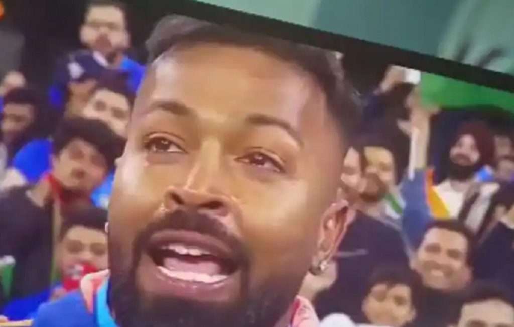 Hardik Pandya Emotional : आमच्यासाठी आई बापाने घर सोडलं…;  हर्दिक पांड्याचे पाणावले डोळे