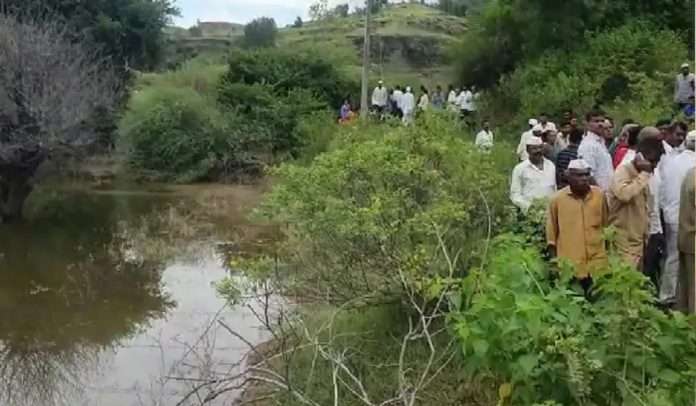 Bathing in the lake, electric wires in the water