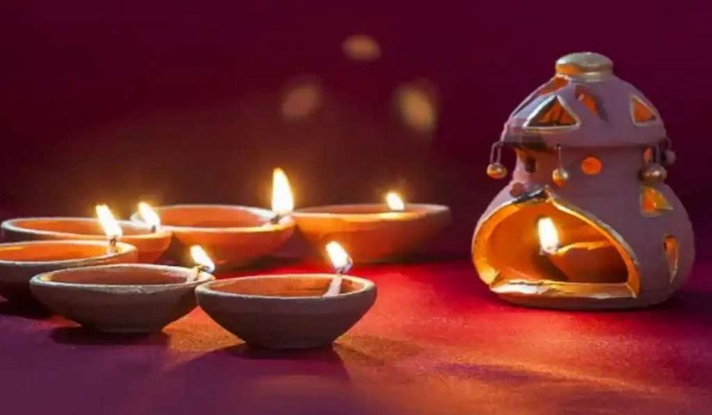 Diwali 2022 : दिवाळीतील नरकचतुर्थी सणाची कथा, जाणून घ्या प्रथा