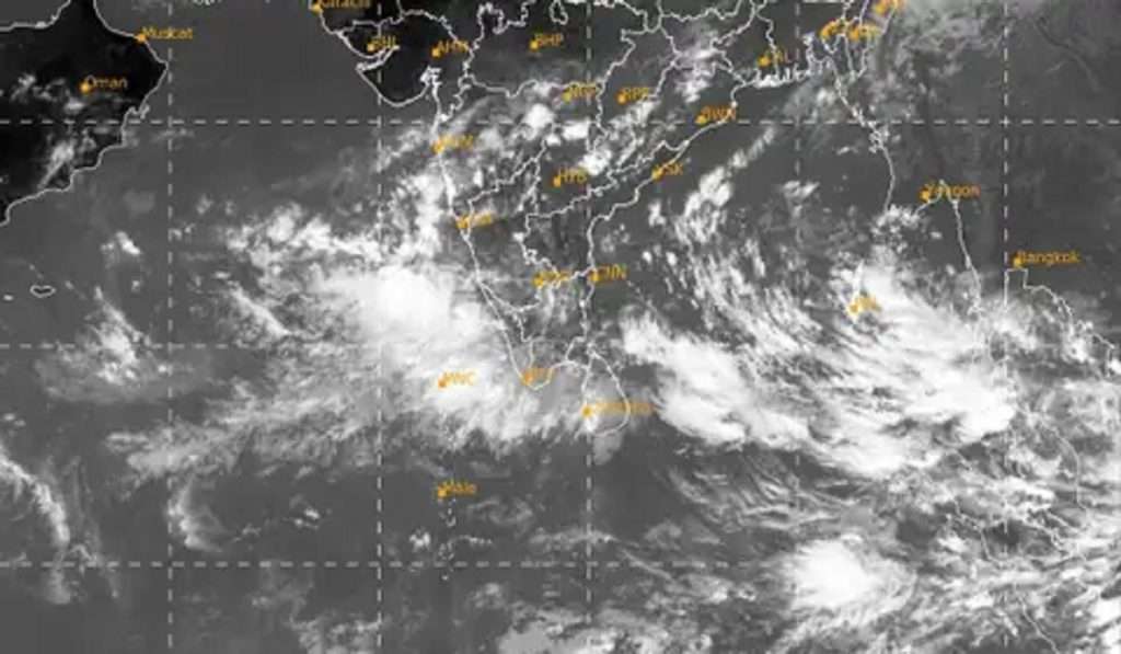 ऐन दिवाळीत ‘सीतरंग’ चक्रीवादळाचा धोका; पूर्व महाराष्ट्रात मुसळधार पावसाचा अंदाज