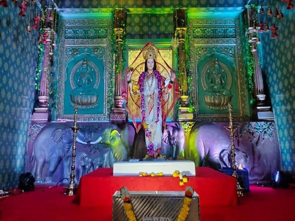 Navaratri 2022 : अवयवदानाची जनजागृती करत ताडदेवच्या अंबेमातेने दिला भक्तांना आशीर्वाद