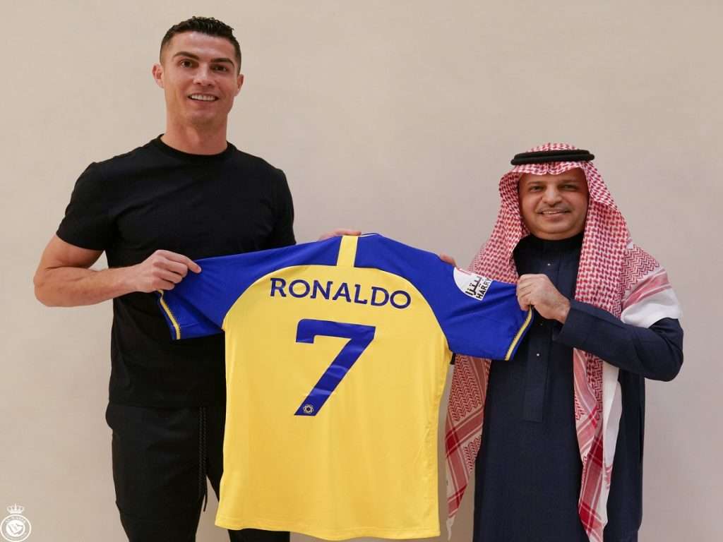 Cristiano Ronaldoने नव्या फुटबॉल क्लबशी केला करार, १७०० कोटींहून जास्त असणार वार्षिक वेतन