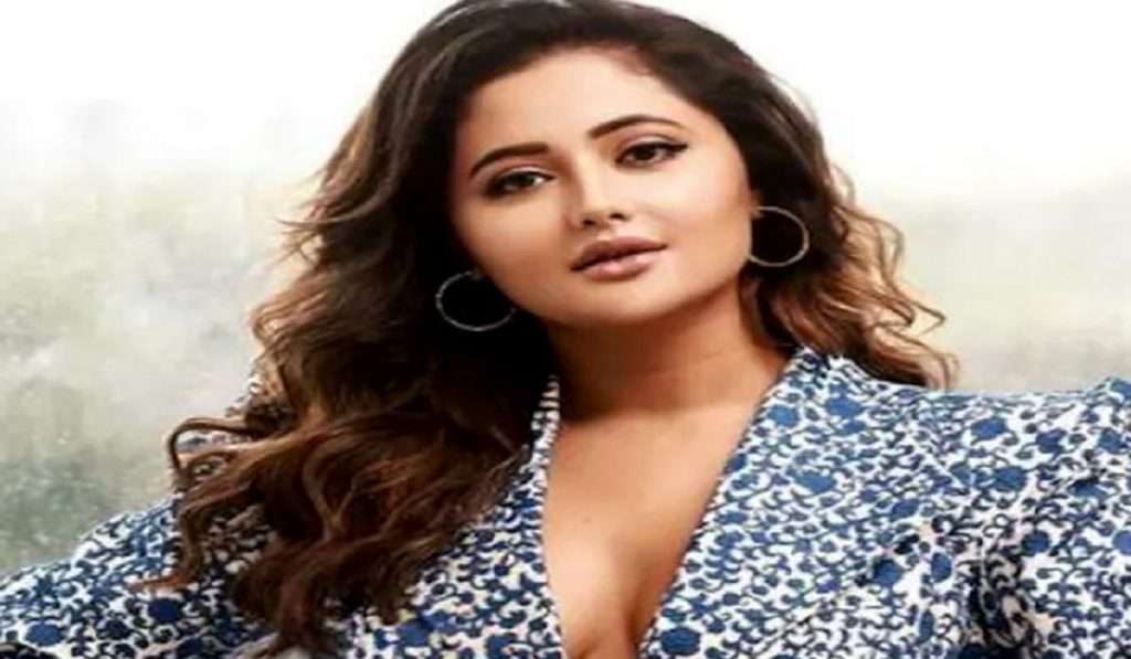 Rashami Desai ‘बिग बॉस फेम’ रश्मीने दाखवला ब्लॅक रंगाच्या आऊटफिट नवा अंदाज