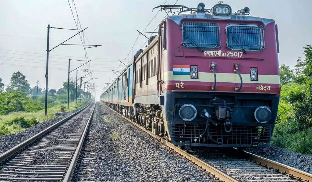 रेल्वेतील Sleeper, AC Coach सर्वांना माहित असतात, पण M Coach म्हणजे काय?