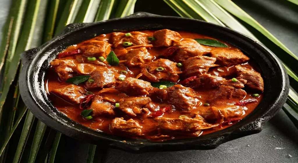 हिवाळ्यात चिकन खाताय तर बनवून बघा ‘Kashmiri Rogan Josh’