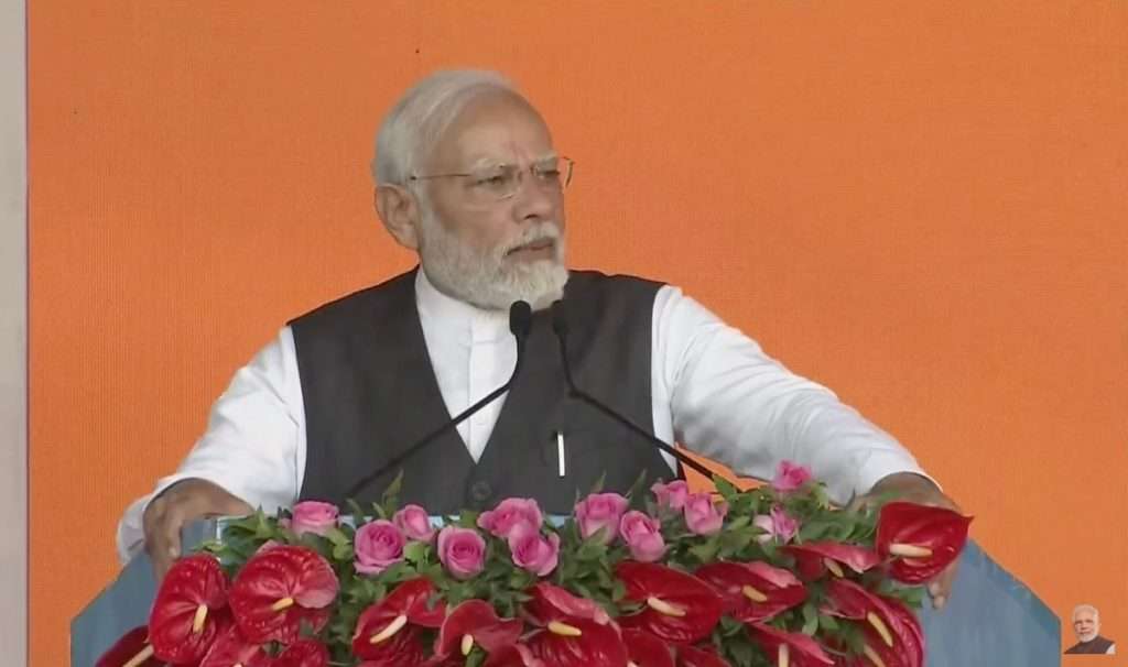 PM Narendr Modi Mumbai Visit Live, डबल इंजिन सरकारमध्ये आता देशाचा विकास होतो, नरेंद्र मोदी