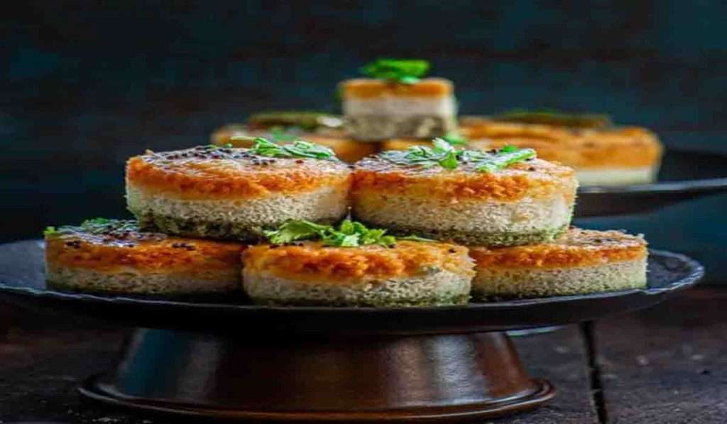 Republic Day 2023 Tiranga Dhokla , यंदा प्रजासत्ताक दिनानिमित्त घरातल्या घरात बनवा तिरंगा ढोकळा