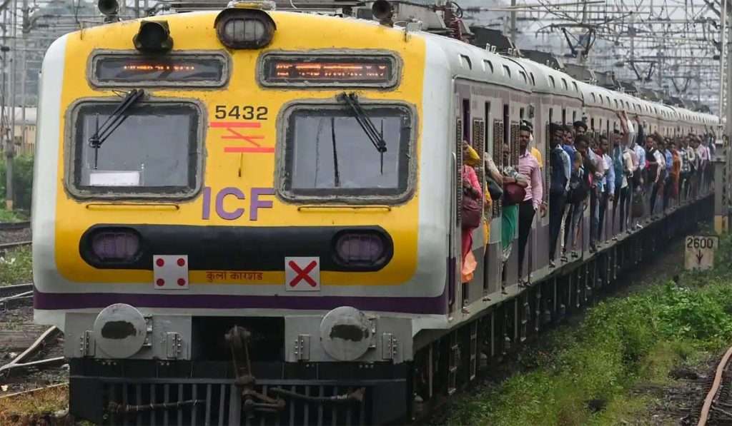 MUMBAI: कार्यालयाच्या वेळा बदला, CENTRAL RAILWAY ची मागणी