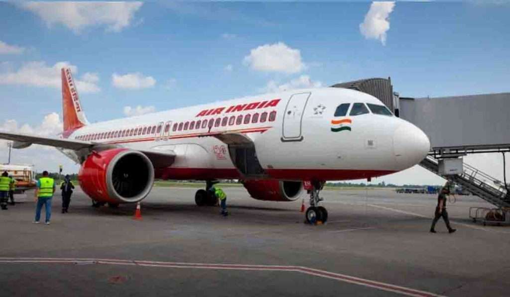 Air India – एअर इंडियाच्या विमानात आणखीन एक घाणेरडा प्रकार, प्रवाशाने सर्वांसमोर केलं…