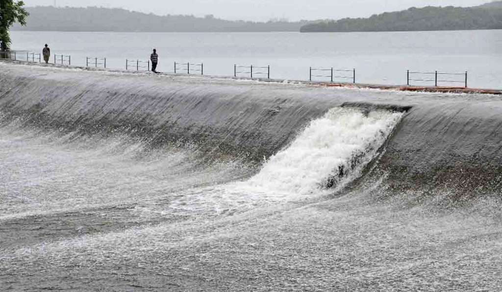 मुंबईमधील पाणीपुरवठा करणाऱ्या धरणांमधील पाणीसाठ्यात वाढ