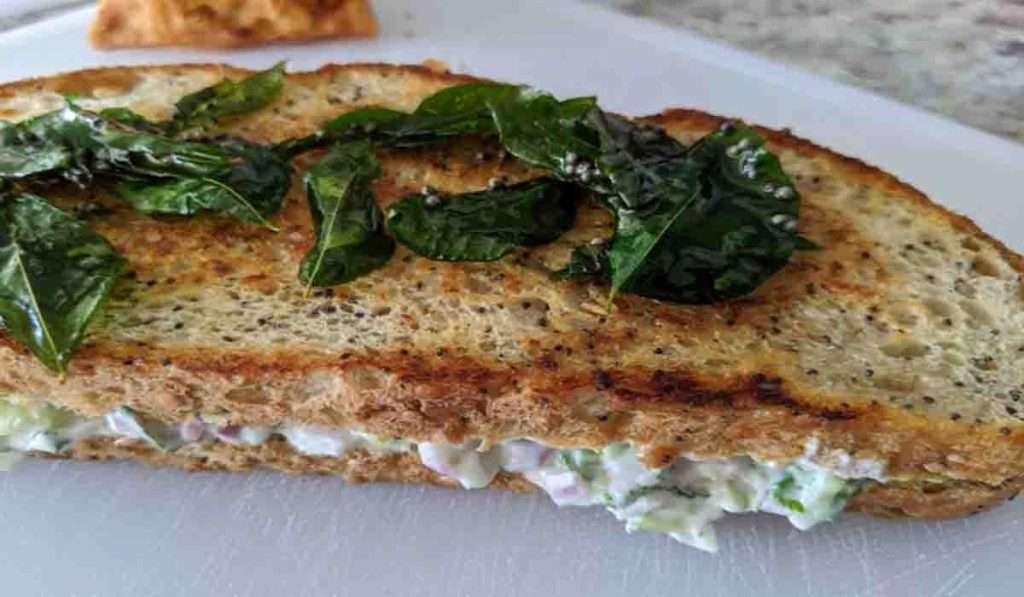 तुम्ही Dahi Toast कधी ट्राय केला आहे का? नसेल तर ही लज्जतदार रेसिपी फक्त तुमच्या साठी…