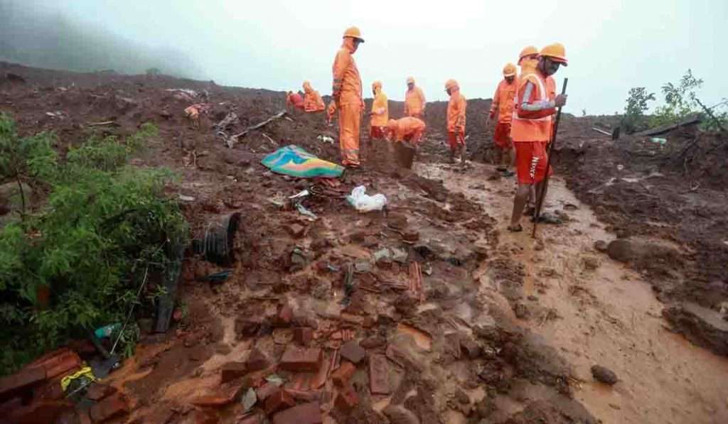 इर्शाळवाडी दरड दुर्घटनेमध्ये मृतांचा आकडा वाढण्याची शक्यता