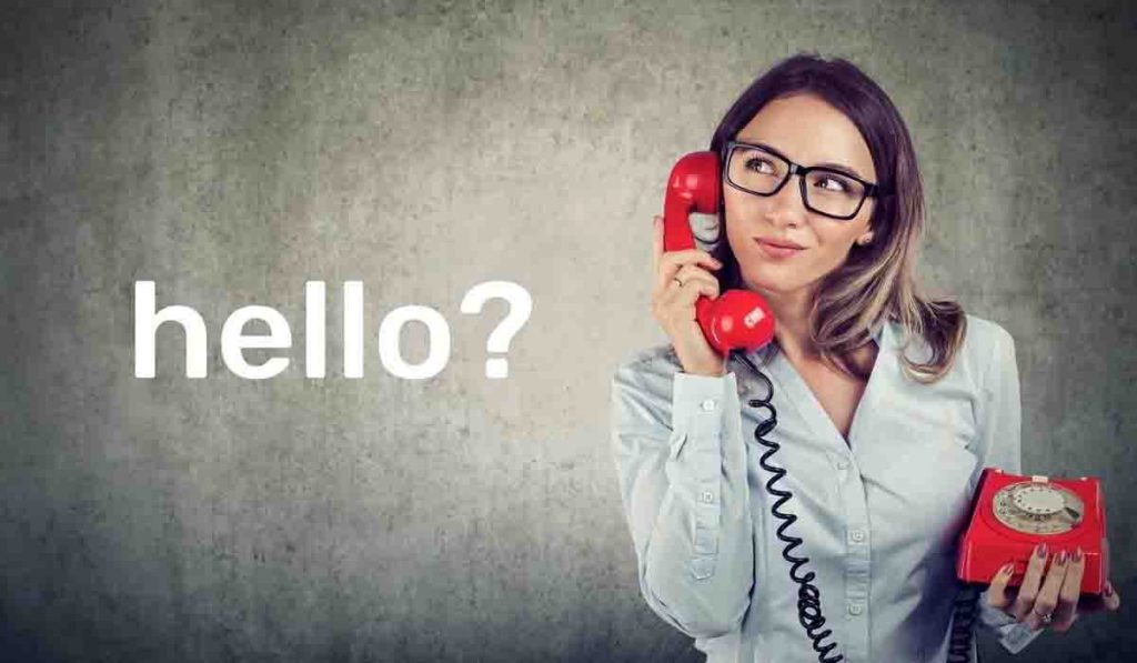 फोन उचलल्यावर सर्वात आधी आपण ‘Hello’ का बोलतो?