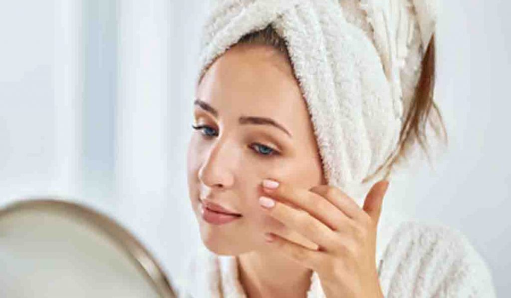 Monsoon Skin Care Tips : पावसाळ्यातही तुमची त्वचा तजेलदार ठेवायची ? तर या टिप्स नक्की करा फॉलो