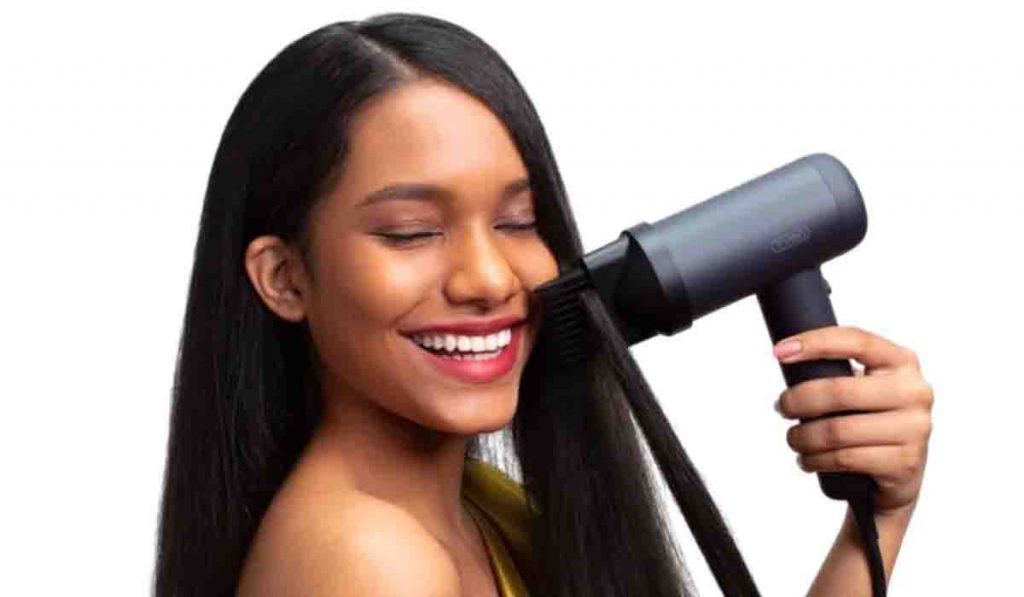 LIFESTYLE: HAIR DRYER वापरताना ‘ही’ काळजी घ्या