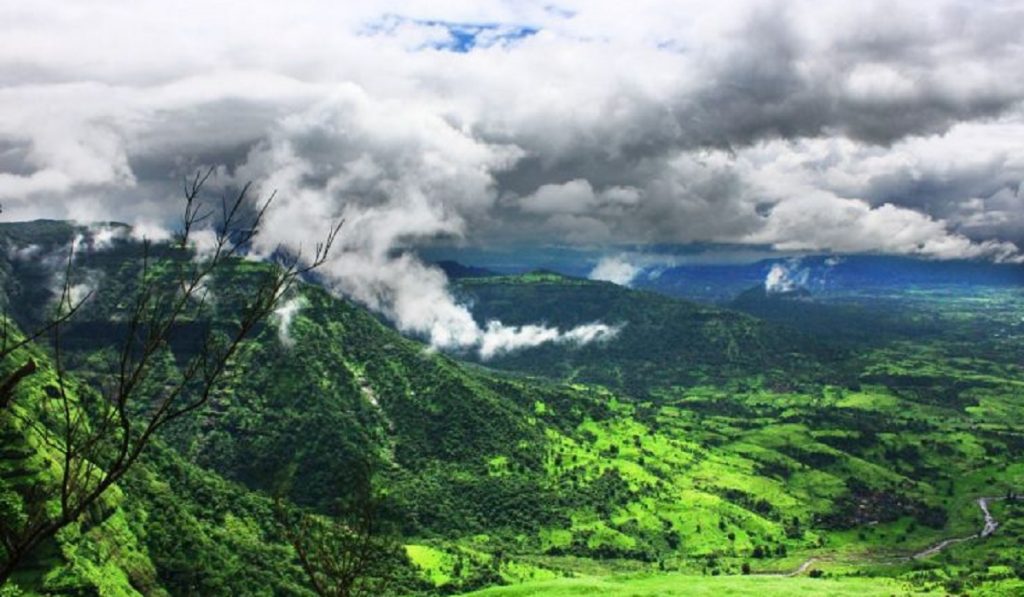 New Year मध्ये फिरायला जायचा विचार करताय? तर पुण्यातील या ठिकाणांना द्या नक्की भेट