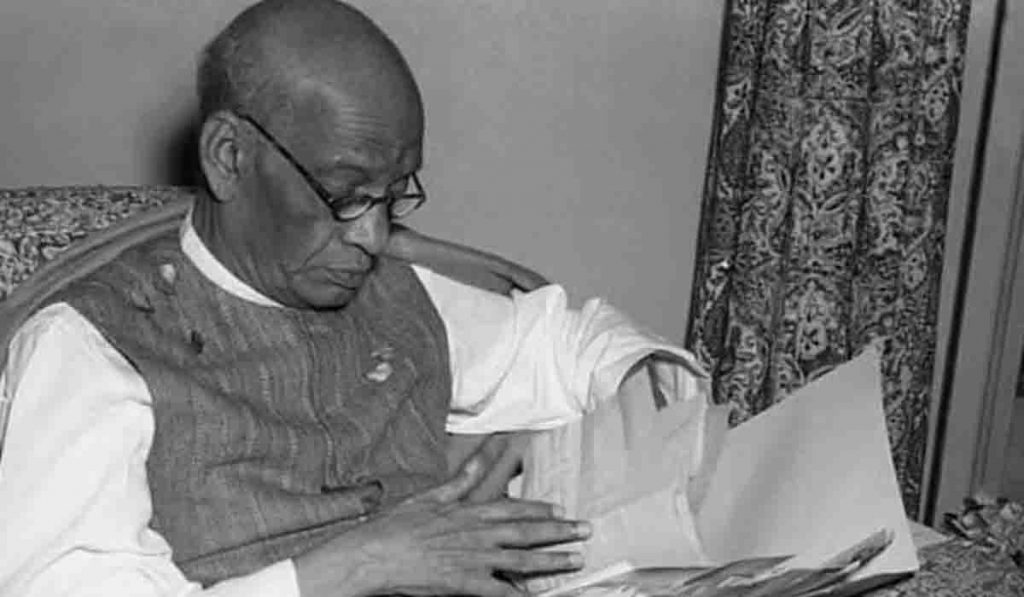 स्वतंत्र भारताचे पहिले उपपंतप्रधान Sardar Vallabhbhai Patel यांचा स्मृतिदिन