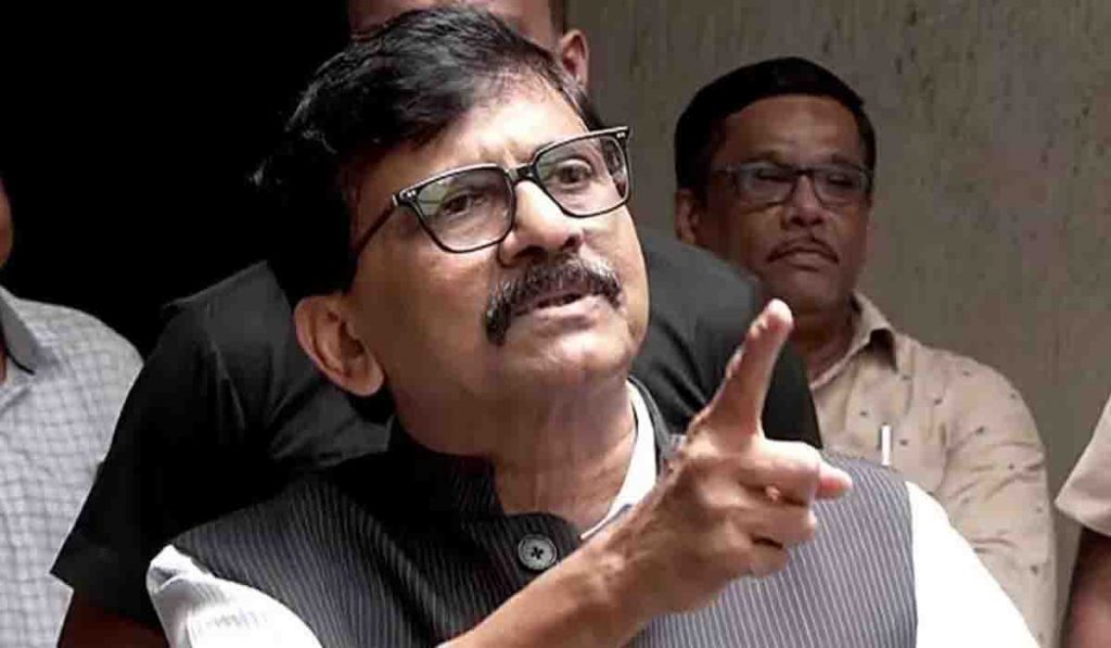 सरकार गुन्हा दाखल करतो आणि देवेंद्र फडणवीस मात्र.. काय म्हणाले SANJAY RAUT