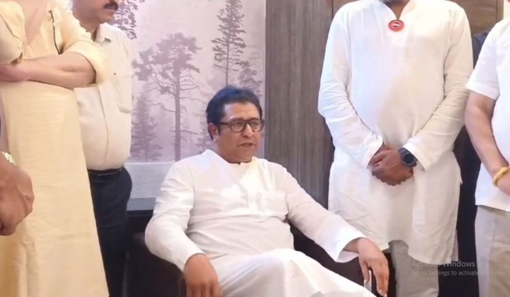 Raj Thackeray यांच्या ‘त्या’ व्यक्तव्यावरून मराठा आंदोलक आक्रमक; थेट समोरासमोर बसून केली चर्चा