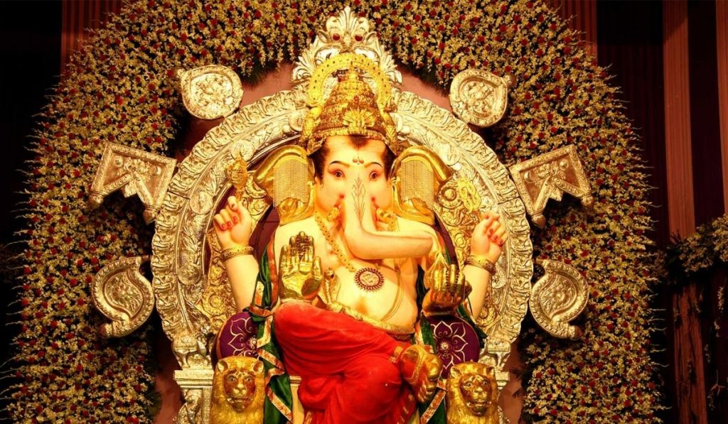 Ganeshotsav 2024 : मुंबईतील जीएसबी सेवा मंडळाचा सोन्या, चांदीने मढलेला गणपती पाहिलात का ? जाणून घेऊयात त्याची खास वैशिष्टय