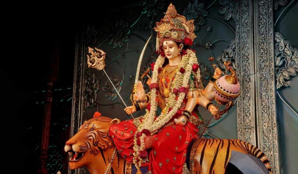 Shardiya Navratri 2024 : नवरात्रीच्या नऊ दिवसांत कोणत्या दिवशी कोणता रंग ? जाणून घ्या प्रत्येक रंगाचे महत्व…