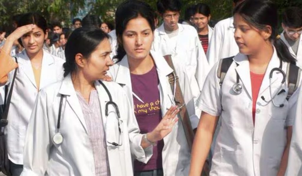 MBBS, Nursing अभ्यासक्रमांच्या जागांमध्ये वाढ, महाराष्ट्रात नवीन मेडिकल कॉलेज होणार