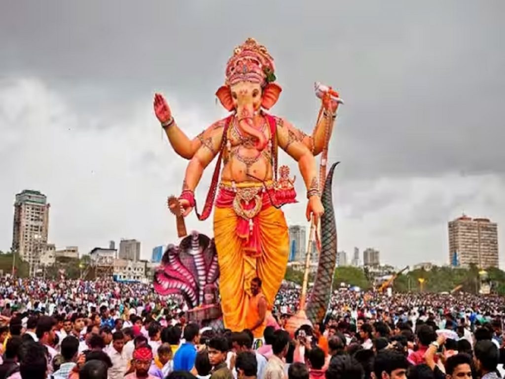 Ganpati Visarjan साठी पोलीस प्रशासन सज्ज, मुबंई-पुण्यातील गणपती मिरवणुकीला होणार सुरुवात